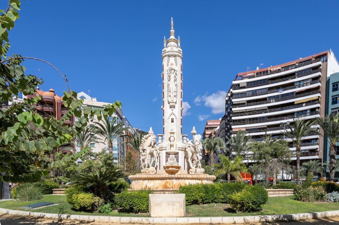 Beach Suite, City & Mountain View Alicante Exterior foto